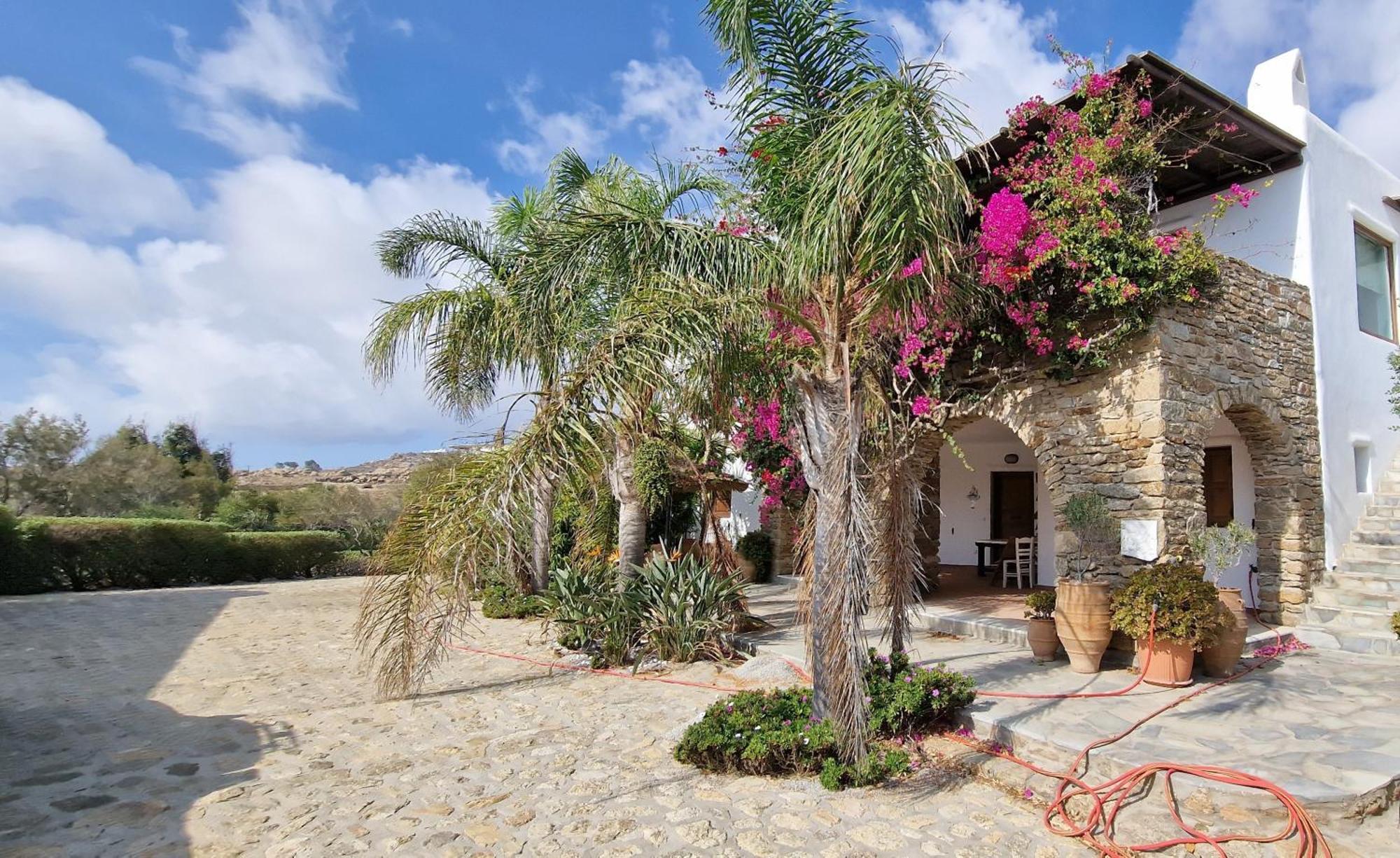 Divers House Agrari  Extérieur photo